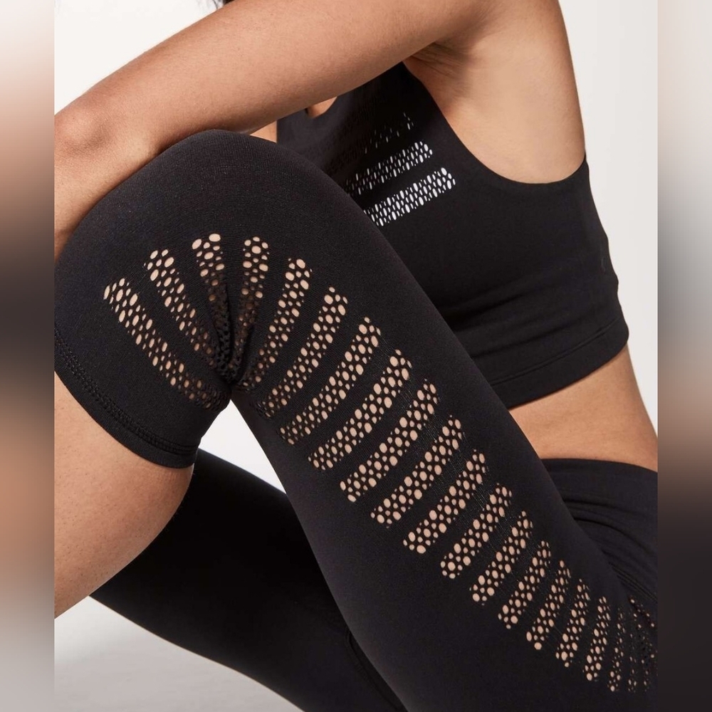 Lululemon Reveal Crops (Stripes 17")